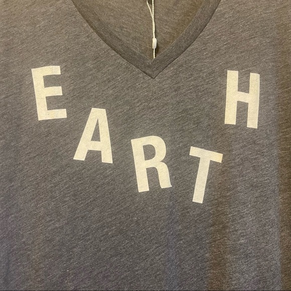 Wildfox Dark Gray V-Neck "EARTH" T-Shirt Women's Small NWT - Picture 7 of 7